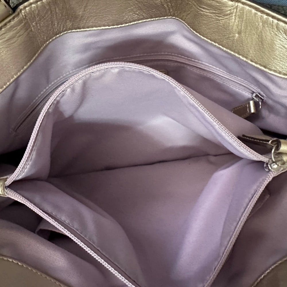 Coach | Soho East West Leather Shoulder Bag White/Gold – Style M1159-F18751 - Picture 8 of 16